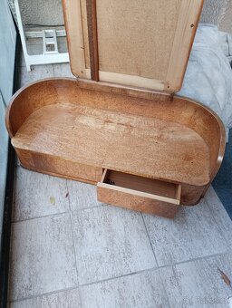 Starožitný nábytek - 2