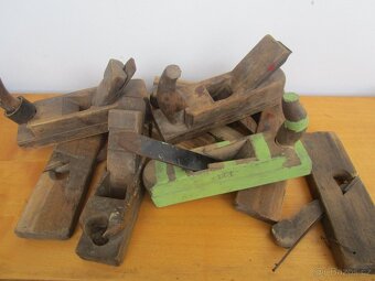 staré dřevené hoblíky - 2