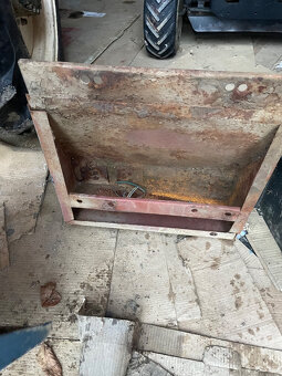 Blatníky Zetor - kapsy - 2