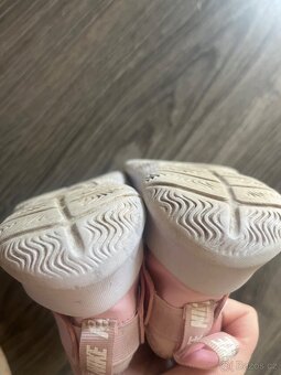 nike vel 32 - 2
