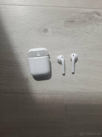 Apple AirPods 2. generace (2019) - 2