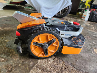 PLNĚ ROBOTICKÁ sekačka WORX Landroid Vision M600 WR206E.1 - 2