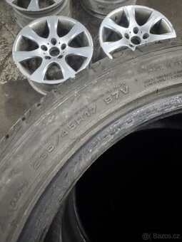 Gumy 235/45/17Goodyear Ultra Grip - 2