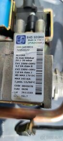Vaillant VU CZ240/2-5 R3 náhradní dily viz foto - 2