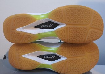 Yonex - Quattro Fit - dámská halová obuv - vel. 39 - NOVÉ - 2