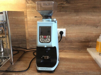 Espresso Elektronika 2 Profi + mlýnek Eureka Atom Magnifico - 2