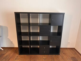 Knihovna KALLAX 4x4 černohnědá - 2