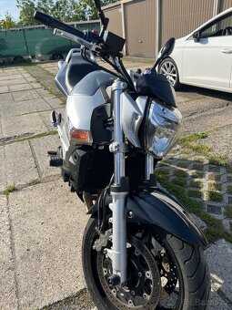 Suzuki 600 GSR - 2