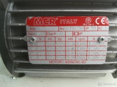 Nabízím elektromotor s převodovkou - 2