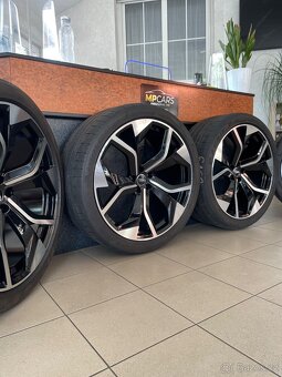 Alu kola pro Audi Q8 R23” s pneu 295/35/23 - 2