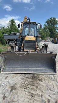 Traktor-nakladač Ford 675D - 2