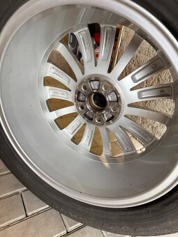 Alu kola Škoda Trinity18” stříbrné 7x18” ET 43 s pneu - 2
