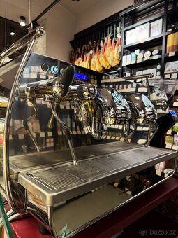 Profesionální dvoupákový kávovar Victoria Arduino Adonis 2GR - 2