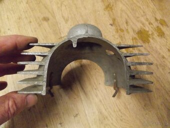 Kryt karburátoru jawa 250 - 2