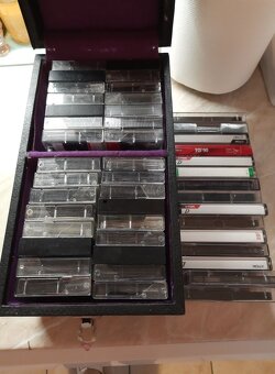 Otočný stojan a kazety. - 2