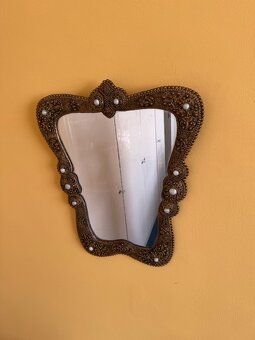 Starožitné zrcadlo ve zdobeném rámu - 2