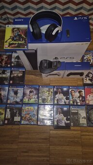 PlayStation PS5 s mechanikou + další příslušenství - 2