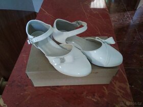 Dívčí střevíce - 2