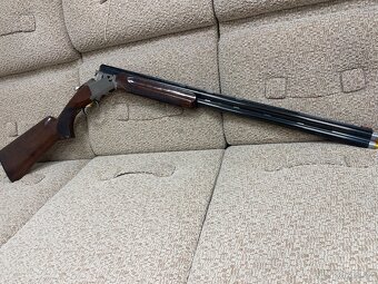 Browning B725 - 2