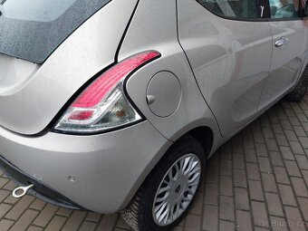 Lancia Y    2015 - 2