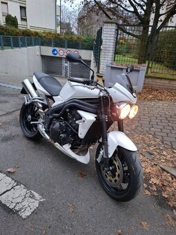 TRIUMPH Speed Triple 1050 - 2
