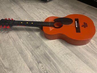 Dětská kytara - 2