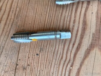 větší závitníky - 2