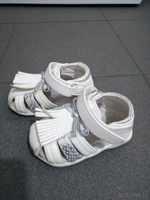 Holčičí sandálky - 2