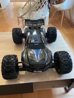Traxxas Sledge 1:8 RTR modrý - 2