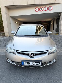 Honda Civic 8 Sedan 1.8vtec - 2