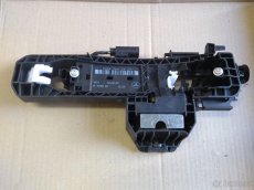Držák kliky na Mercedes A2047602534 - 2