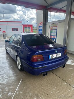 BMW E39 528i - 2