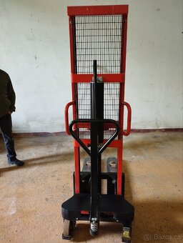 Vozík vysokozdvižný paketový mechanický VVR 1000/1600 - 2
