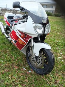 Yamaha yzf 750 - 2