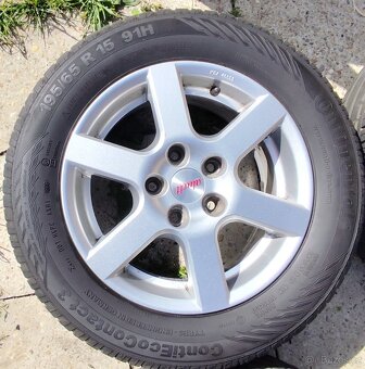 Prodám Alu kola letní pneumatiky rozměry: 195/65 R15 91H - 2