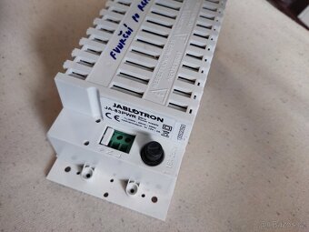 Zdroj k alarmu Jablotron Oasis JA-83PWR - 2