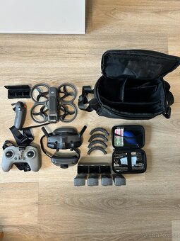 FPV dron DJI Avata 2 Fly More Combo + příslušenství (5 bater - 2