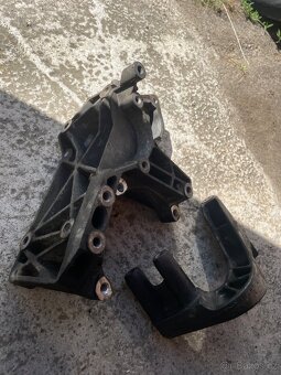 Držak motoru opel - 2