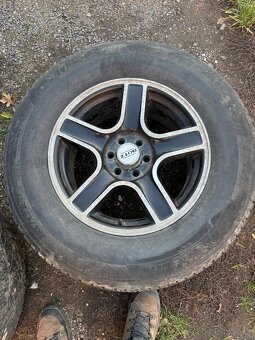 Kola Nissan Navara - 2