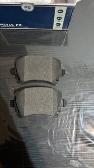 Třmeny Passat B6 - 2