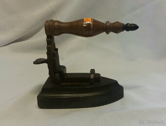 Starožitná žehlička - 2