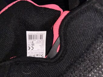 Lyžařská helma - 2