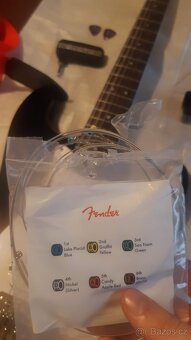 Fender Squier Stratocaster - 2