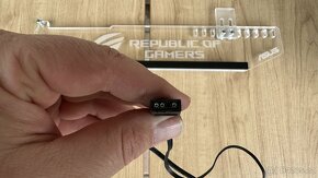 RGB ROG podpěra pod grafickou kartu. - 2