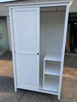 Prodám šatní skříň IKEA HEMNES - 2