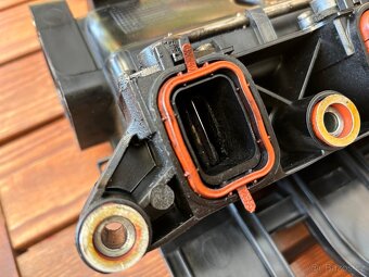 Komplet sání s výřivými klapkami - BMW E91 motor M47 - 2