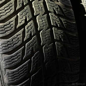 Zimní pneu 225/60 R17 103H XL Nokian 6,5-7mm - 2