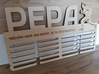 Věšák na medaile - 2