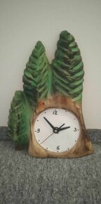 dřevěné sochy, vyřezávané hodiny - 2