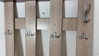 Předsíňová stěna s věšáky - 2